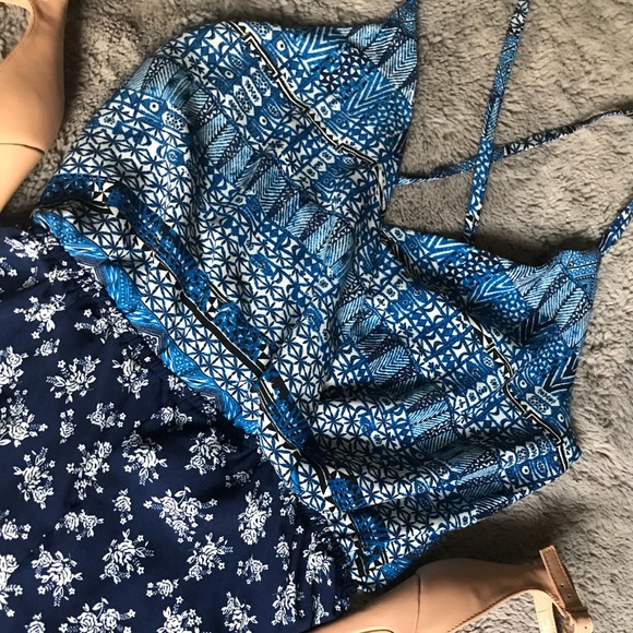 Blue mixed pattern romper with slit front🌊 - Picture 4 of 11